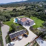 Villa Golden Root